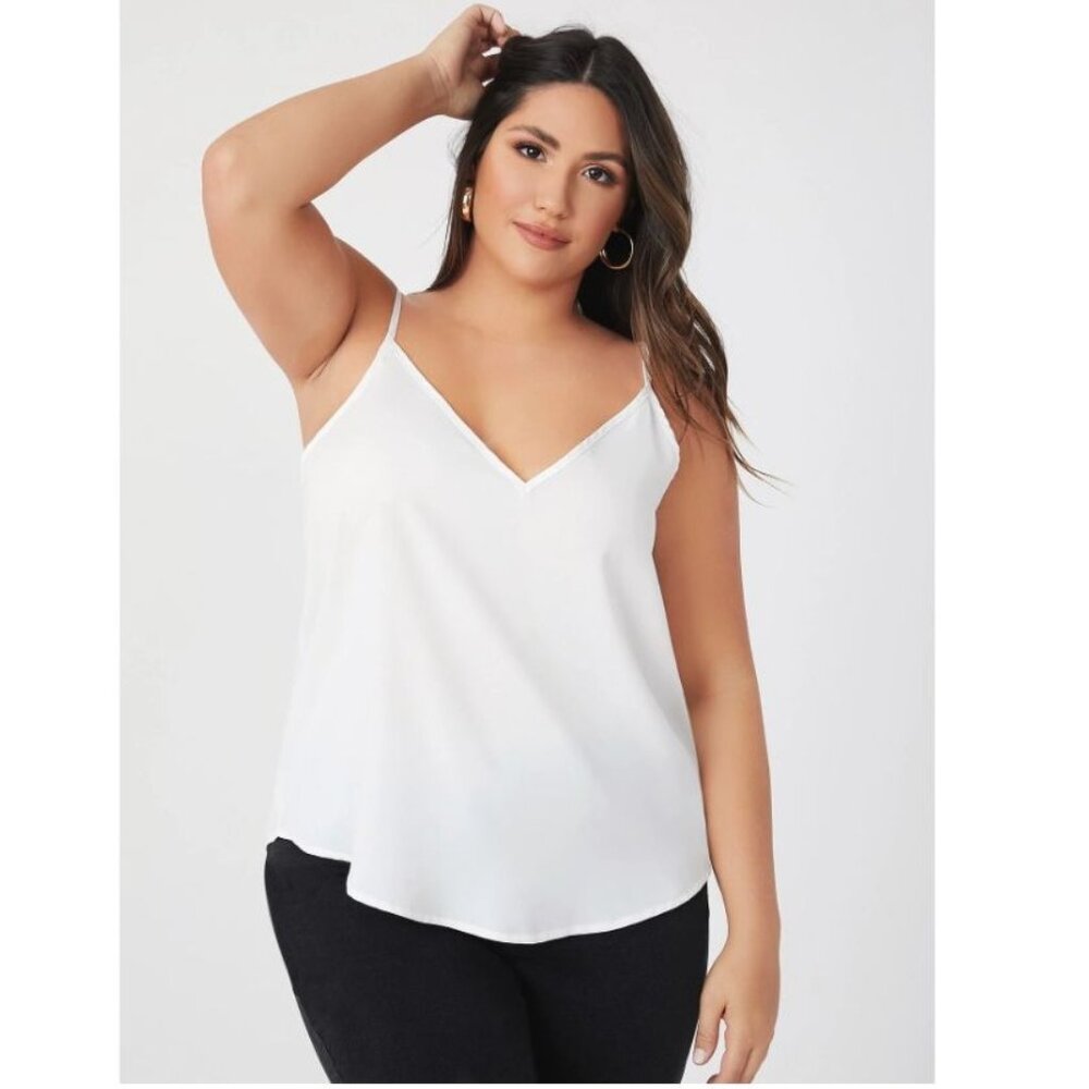 SHEIN BASICS Plus V-Neck Solid Cami Top in White - Size 1X